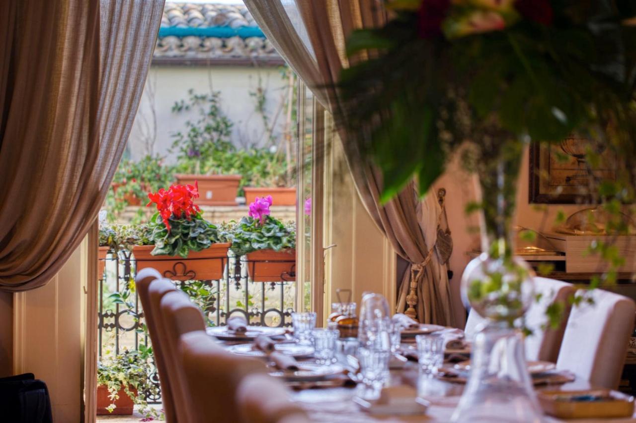 Corte Rossetti Le Dimore Luxury B&B 바스토 외부 사진