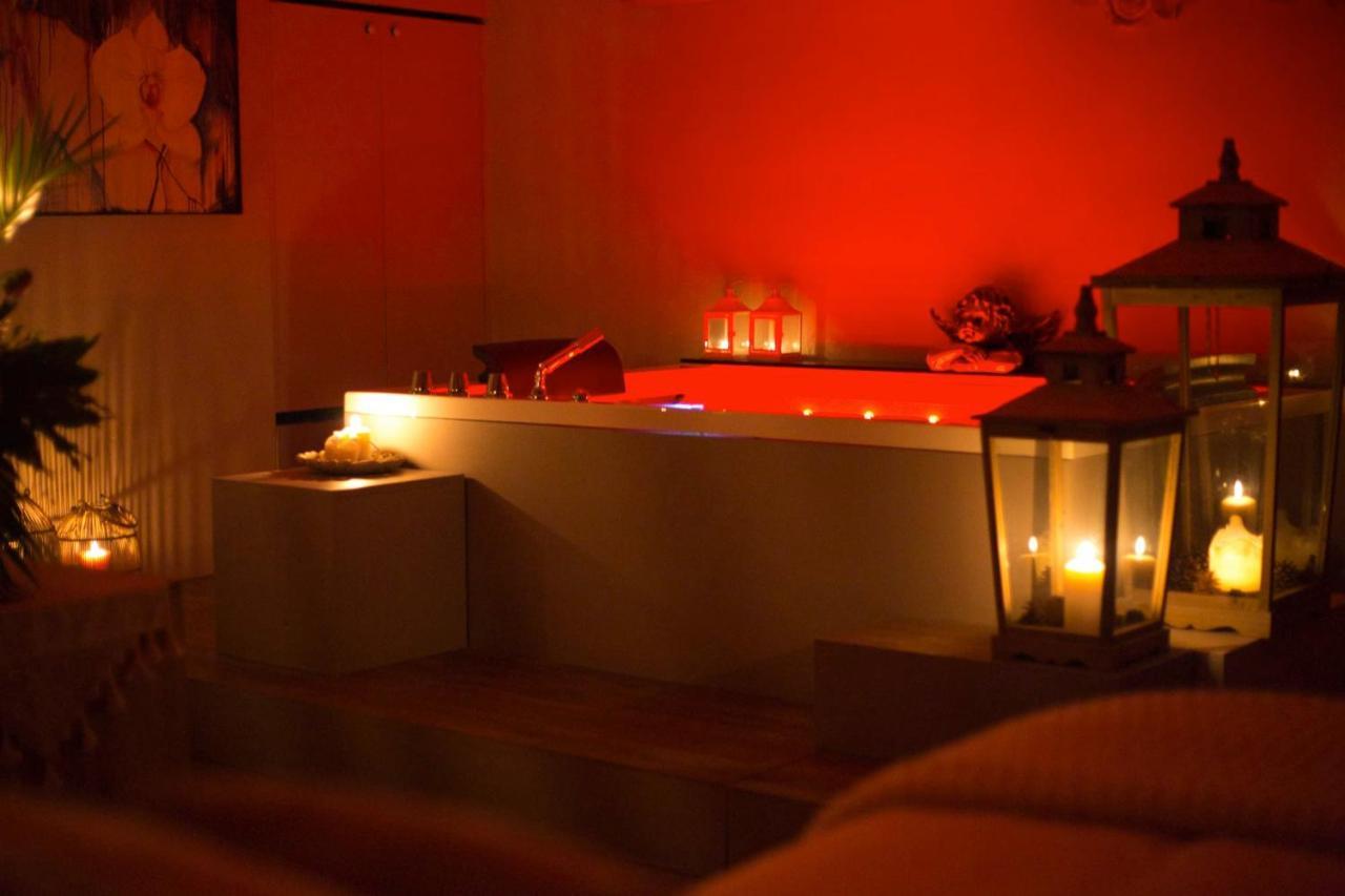 Corte Rossetti Le Dimore Luxury B&B 바스토 외부 사진