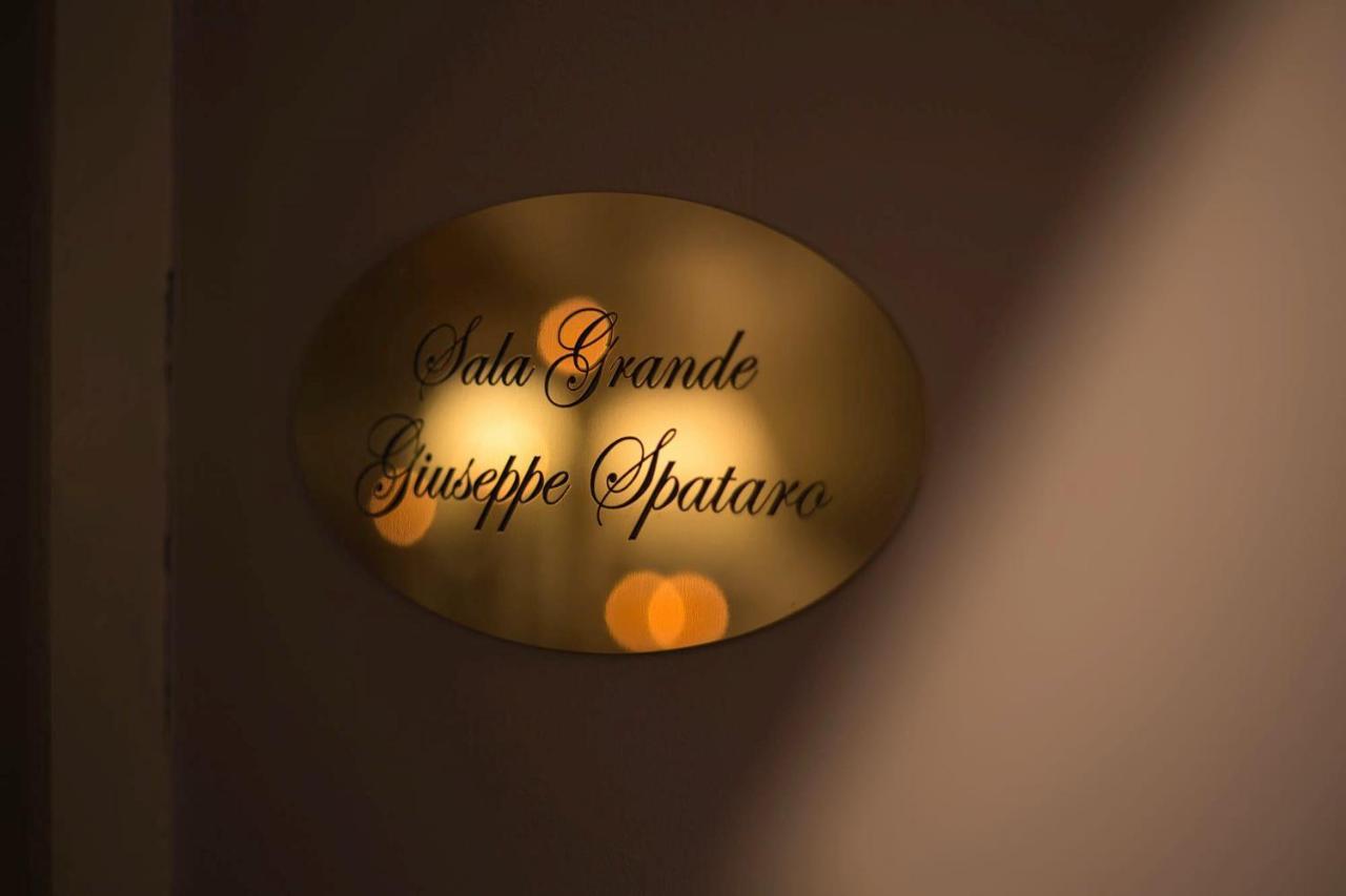 Corte Rossetti Le Dimore Luxury B&B 바스토 외부 사진
