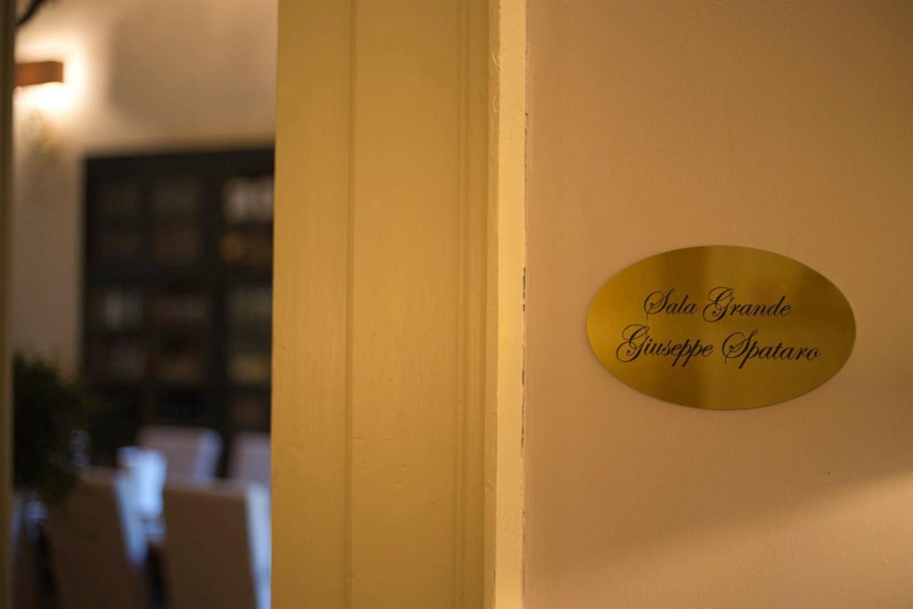 Corte Rossetti Le Dimore Luxury B&B 바스토 외부 사진