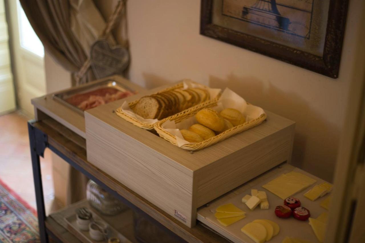 Corte Rossetti Le Dimore Luxury B&B 바스토 외부 사진